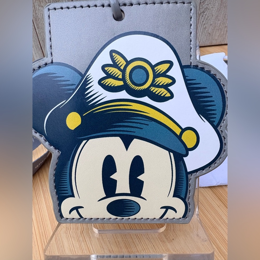 New Disney Cruise Line Captain Mickey Castaway Club Lanyard & Badge Holder